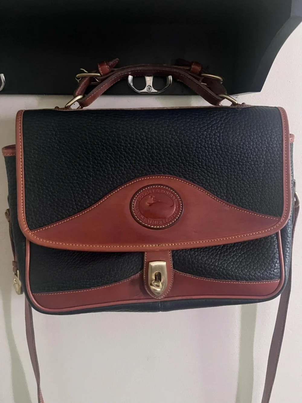 Dooney & Bourke classic dooney